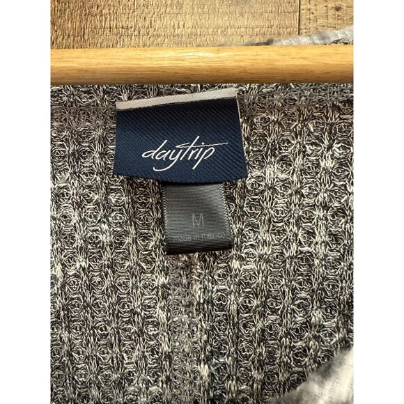 BKE Daytrip Womens Gray Knit V-Neck Sweater With Leopard Trim Size M - Picture 3 of 7